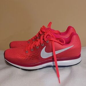 Brand New Nike Women's Pink Running Shoes